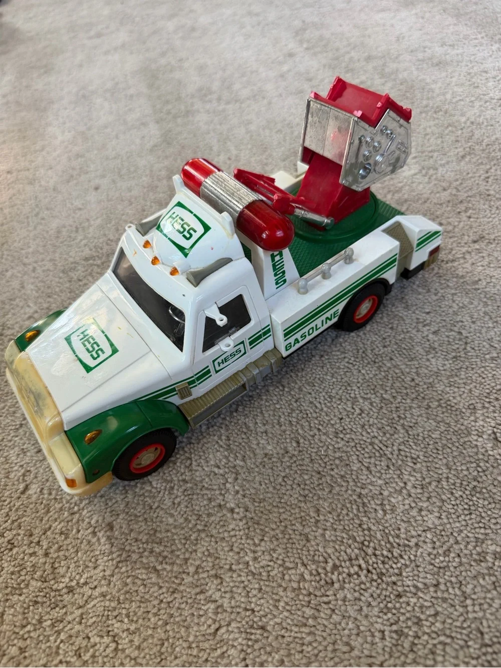 Hess White & Green Gasoline Tow Truck Toy